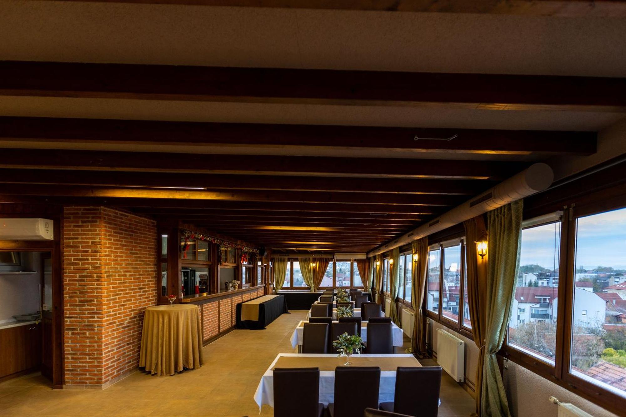 Art Hotel Slavonski Brod Ngoại thất bức ảnh