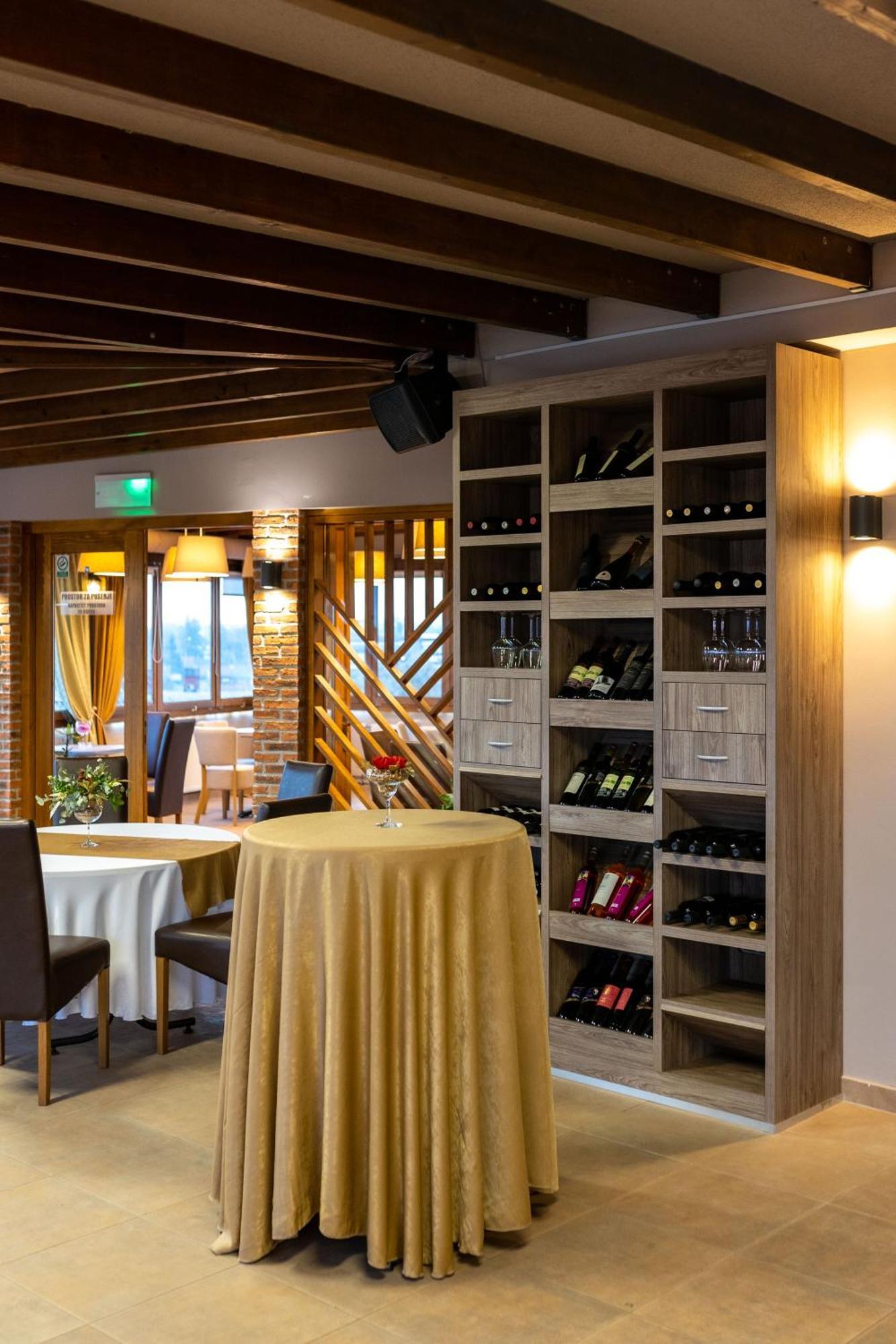 Art Hotel Slavonski Brod Ngoại thất bức ảnh