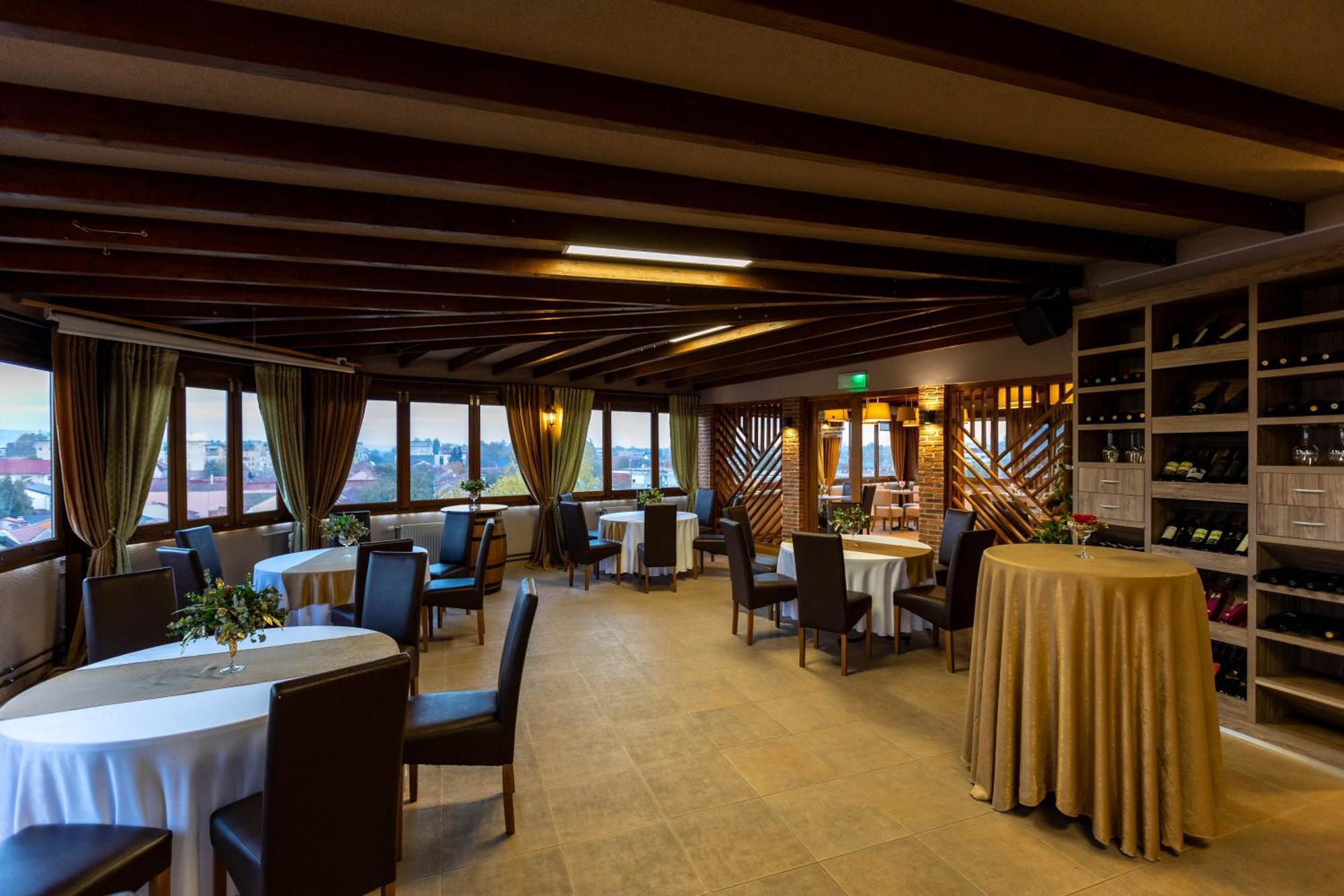 Art Hotel Slavonski Brod Ngoại thất bức ảnh
