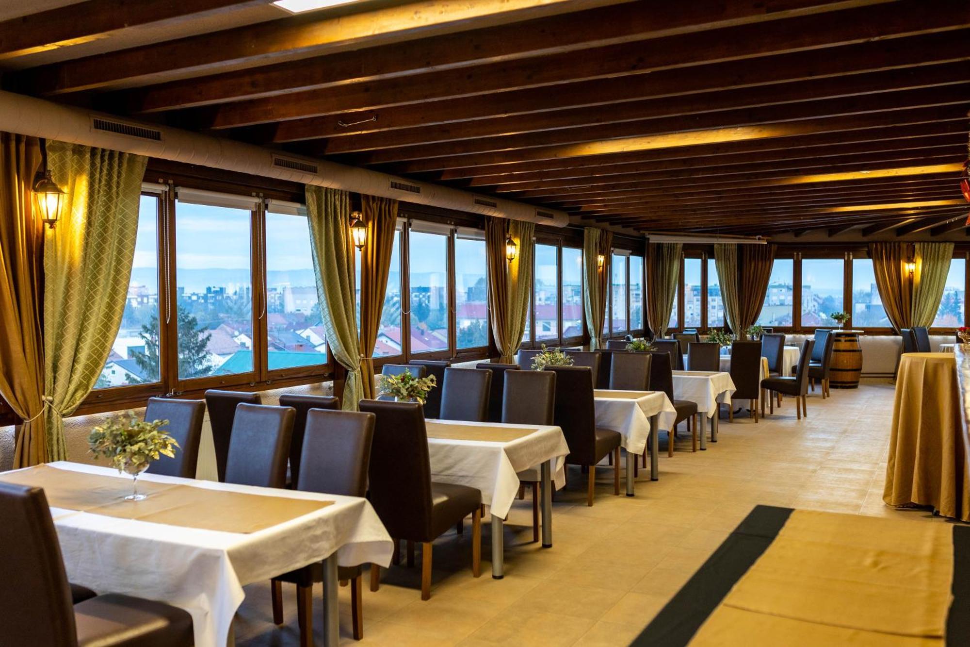 Art Hotel Slavonski Brod Ngoại thất bức ảnh