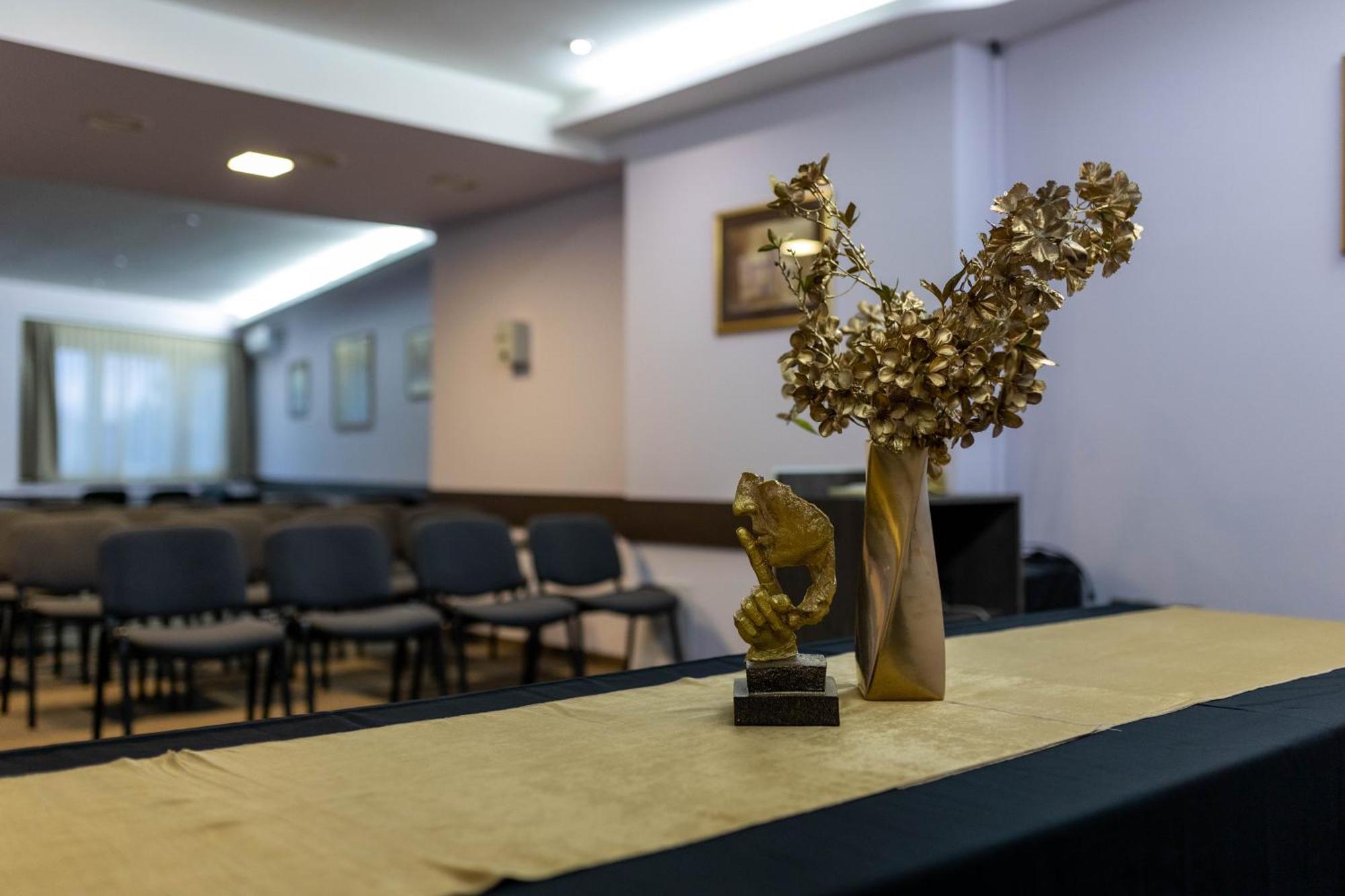 Art Hotel Slavonski Brod Ngoại thất bức ảnh