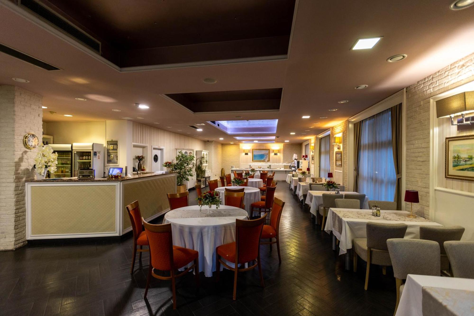 Art Hotel Slavonski Brod Ngoại thất bức ảnh