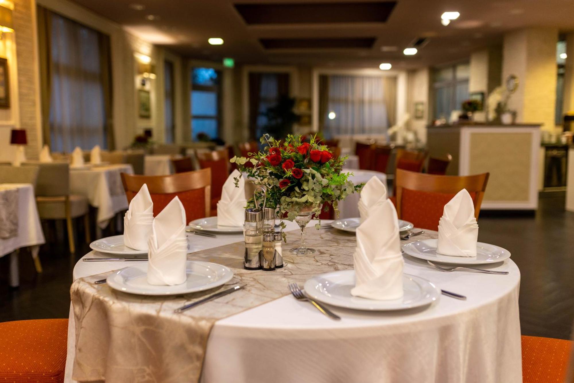 Art Hotel Slavonski Brod Ngoại thất bức ảnh